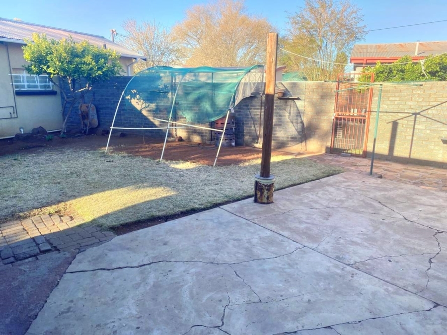 To Let 4 Bedroom Property for Rent in Kuruman Northern Cape